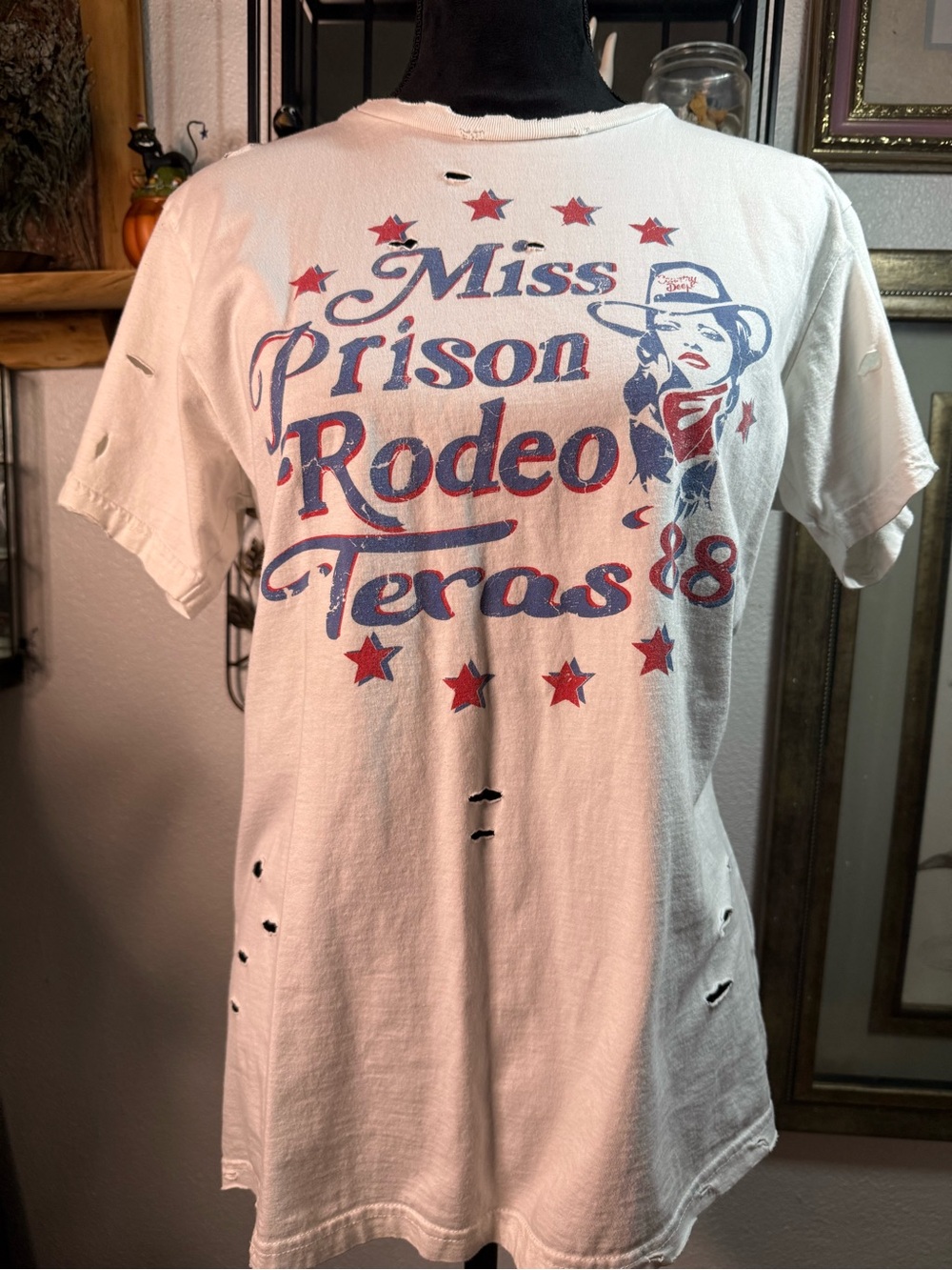 COUNTRY DEEP Miss Prison Rodeo Texas '88 Distressed Graphic Tee •Size S•